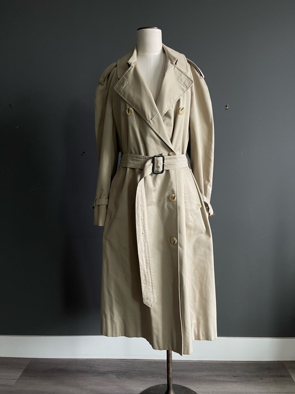 Aquascutum London Trench Coat Belted England Classic Heritage Old Money Academia